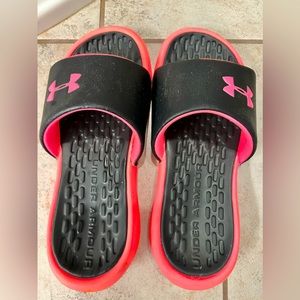 Under Armour Slides Size 8